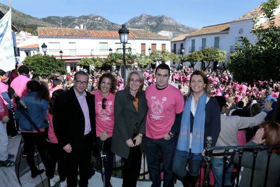 La alcaldesa comparte con los alumnos del colegio 'Jacaranda' el Día Escolar de la No Violencia y la Paz