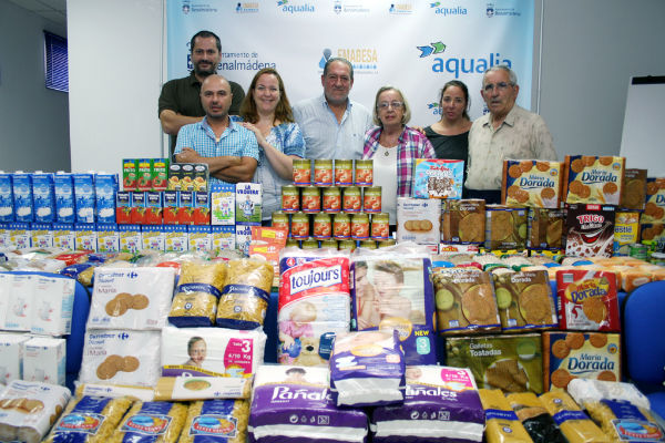 Los trabajadores de Emabesa participan en la campaña 'Kilo de Alimentos' de Cáritas