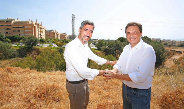 El alcalde Víctor Navas mantiene un encuentro con el alcalde de Torremolinos José Ortiz para impulsar la conexión viaria de ambos municipios por La Leala