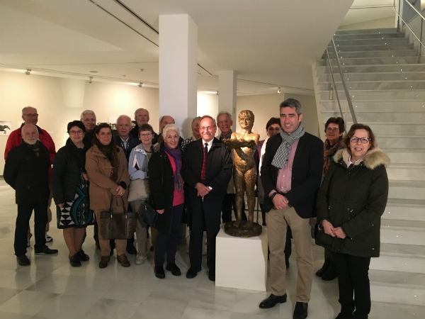 El escultor Jaime Pimentel protagoniza su primera visita guiada por su Muestra Antológica en el Centro de Exposiciones de Benalmádena