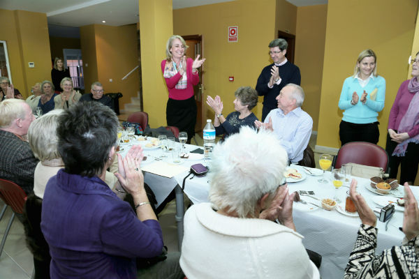 La alcaldesa preside el acto de agradecimiento a los intérpretes y voluntarios de ayuda al extranjero