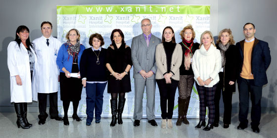 La Asociación Contra el Cáncer inaugura la exposición 'Con otra mirada' en Xanit Hospital Internacional