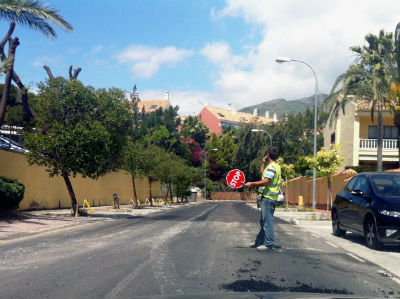 El Ayuntamiento culmina las tareas de asfaltado del tramo final de la avenida de Los Argonautas
