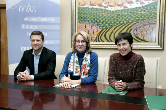 La alcaldesa firma un convenio para impulsar acciones formativas en el Parque Innova