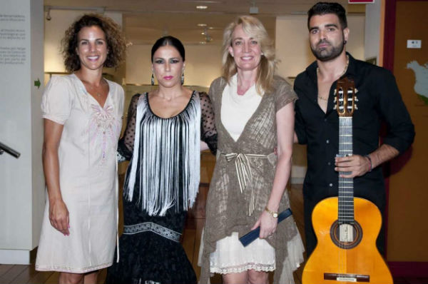 Cerca de 300 personas disfrutaron en la Plaza de las Tres Culturas del arte flamenco de Delia Membrive