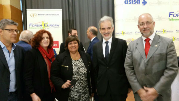 La Concejala Alicia Laddaga asiste al encuentro con el Consejero de Salud de la Junta organizado por Forum Europa