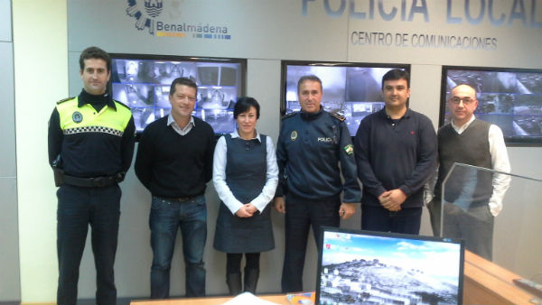 El consistorio estudia dotar a la Policía Local de nuevas herramientas tecnológicas para mejorar el servicio y la atención al ciudadano