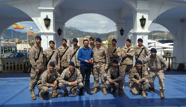 La Guardia Real visita el Puerto Deportivo