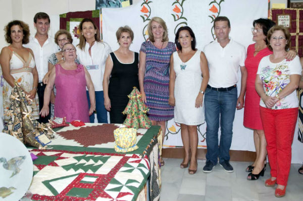 La alcaldesa inaugura los nuevos talleres de la Asociación de Mujeres de Arroyo-Benalmádena para el curso 2014/2015