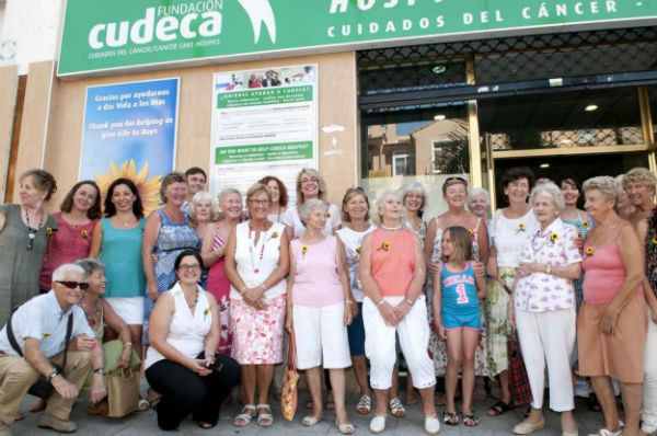 La Alcaldesa preside la inauguración de la nueva tienda benéfica de Cudeca en Arroyo de la Miel