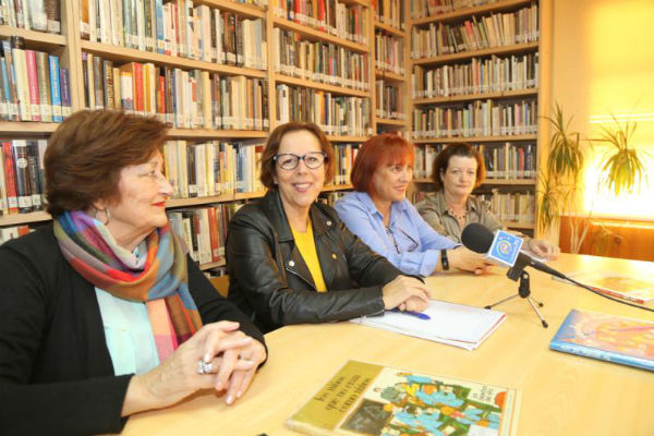 La Biblioteca de Benalmádena Pueblo organiza una lectura de cuentos sobre los derechos de los niños y niñas para los alumnos del Colegio Jacaranda