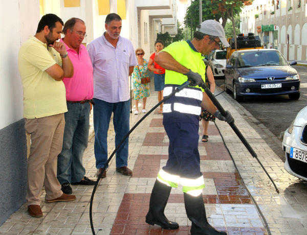 El Ayuntamiento desarrolla planes de choque en materia de limpieza en diferentes puntos del municipio