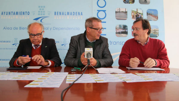 La Asociación '¿Yo? Producto Andaluz' entrega 50 participaciones de lotería de Navidad a Bienestar Social