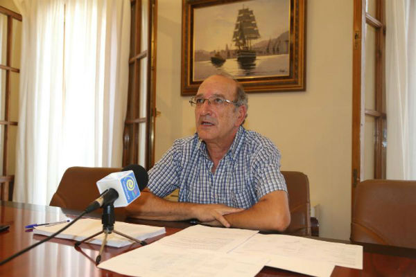 El concejal Manuel Arroyo denuncia 'La mala praxis presupuestaria' realizada por el PP para lograr un superávit irreal 'a costa del impago a proveedores'