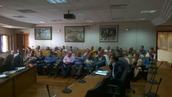 El Salón de Plenos acoge la primera reunión de la Mesa Sectorial de Playas