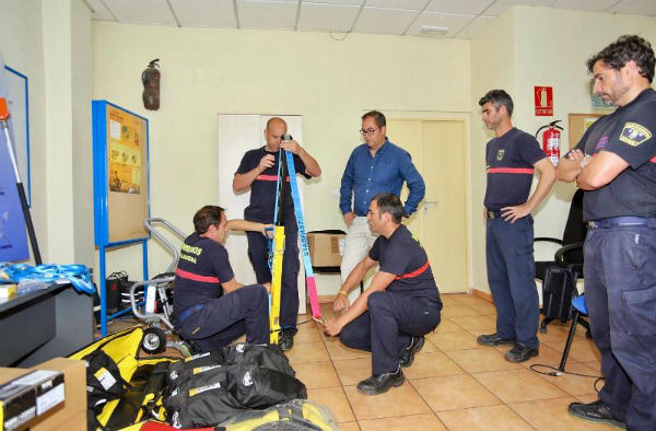 Bomberos de Benalmádena cuenta con nuevo equipamiento de rescate