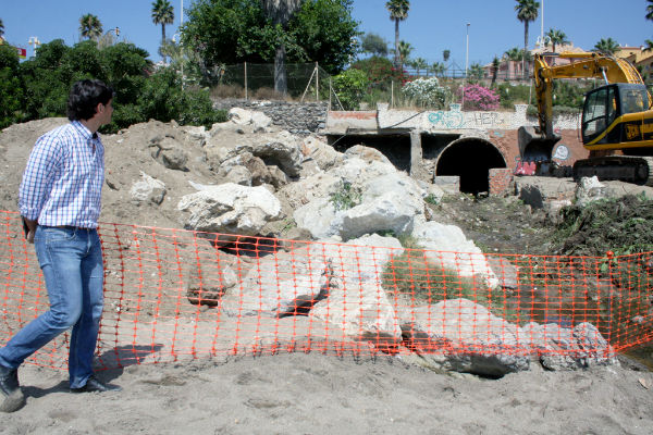 Arrancan las obras para la colocación de una pasarela peatonal en la playa de Los Melilleros