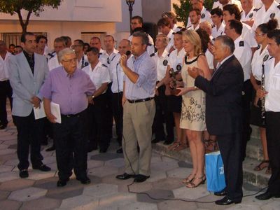 La Alcaldesa Asiste en Estepona al Estreno en Concierto de un Pasodoble Andaluz Dedicado a Benalmádena.