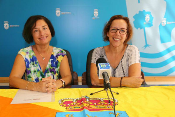 La Concejala de Cultura Elena Galán recibe a la ganadora del Campeonato Mundial de Patchwork