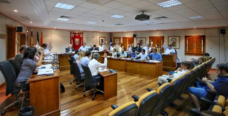 Bienestar Social hace entrega de 2000 tiques para las atracciones de la feria a familias del municipio.