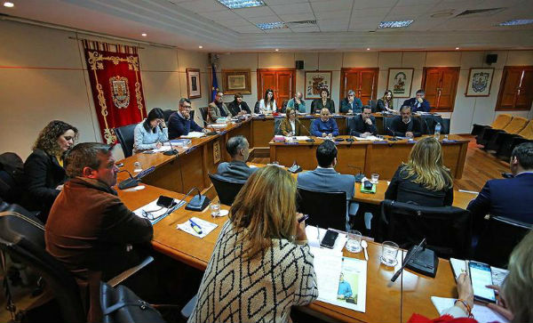 Benalmádena solicita a través de una Moción Institucional que el Gobierno permita que las Entidades Locales reinviertan su superávit en 2017