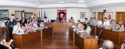 La Corporación Municipal Reclama a la Junta de Andalucía que No Reduzca el Servicio Sanitario de Urgencias.