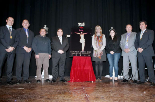 La Alcaldesa preside la presentación del cartel de la Semana Santa de Benalmádena 2013