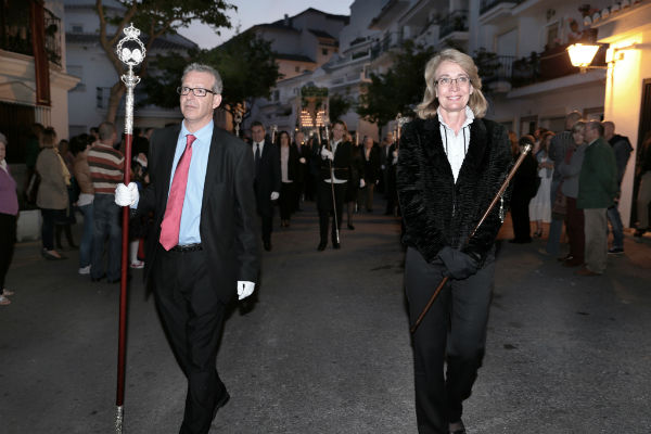 Las centricas calles de benalmádena Pueblo se vistieron de solemnidad con la salida procesional del Cautivo y la Virgen de la Esperanza