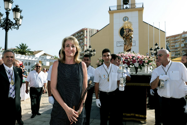 La alcaldesa preside los actos religiosos y marineros en honor a la Virgen del Carmen