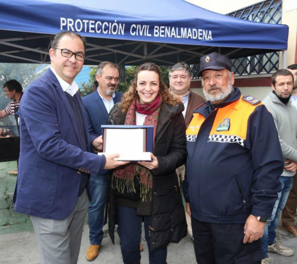El Ayuntamiento dota de nuevos uniformes a los voluntarios de Protección Civil