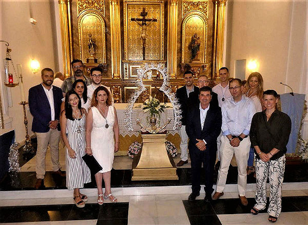 La Hermandad del Nazareno presentó la nueva ráfaga que lucirá la Virgen de la Cruz en procesión el próximo 15 de agosto