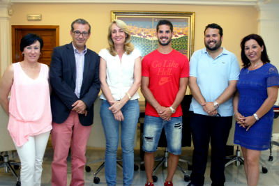 El Ayuntamiento de Benalmádena dará el nombre de 'Isco' al campo de fútbol municipal El Tomillar