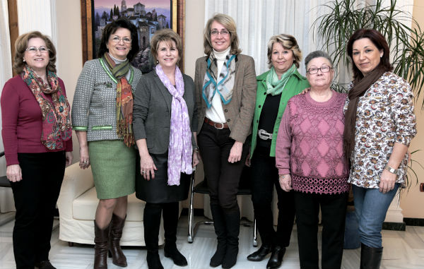 La regidora recibe a la nueva Junta Directiva de la Asociación de Mujeres de Arroyo de la Miel - Benalmádena