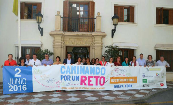 La Directora del Plan Integral de Obesidad Infantil de Andalucía felicita al Ayuntamiento de Benalmádena por la iniciativa 'Caminando por un Reto: Destino Nueva York'