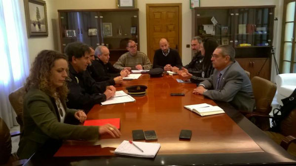 Policía Nacional, Policía Local, Ayuntamientos y Comerciantes de Benalmádena y Torremolinos mantienen un encuentro para sumar esfuerzos en la lucha contra la venta ilegal