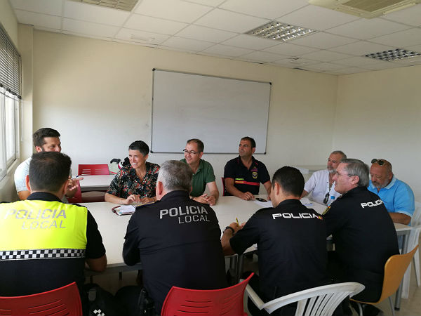 LOS SERVICIOS DE EMERGENCIA Y SEGURIDAD MANTIENEN UN ENCUENTRO PARA ORGANIZAR EL DISPOSITIVO DE CARA A LA ROMERÍA Y FERIA DE BENALMÁDENA PUEBLO 