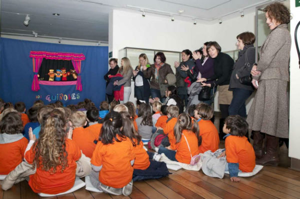 Los alumnos del 'Jacaranda' participan en la actividad 'Los guiñoles del Museo'