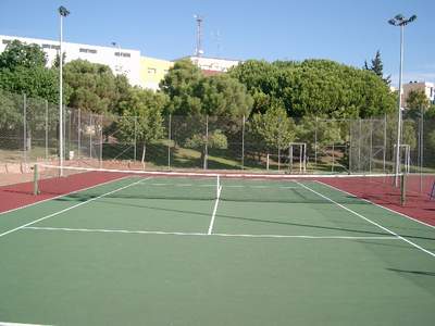 Renovadas las Pistas de Tenis del Polideportivo de Arroyo de la Miel
