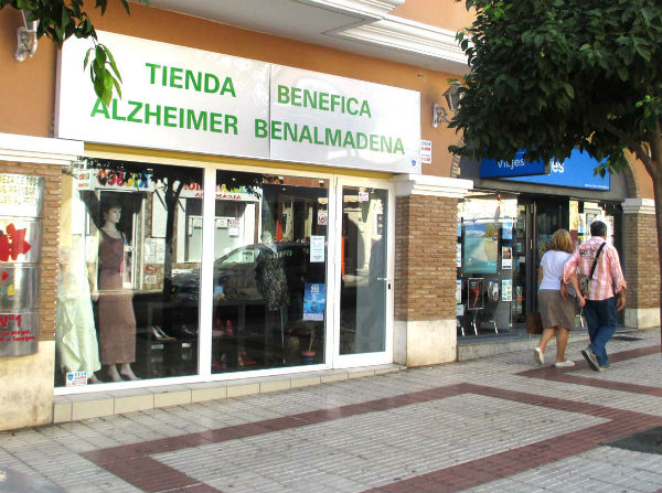 Continúa la campaña de rebajas en la  tienda de Alzheimer Benalmádena