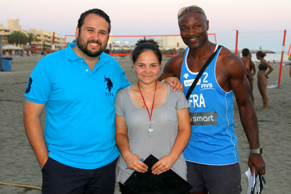 Más de 300 personas participan en el III Torneo Voley-playa en honor a la Virgen del Carmen