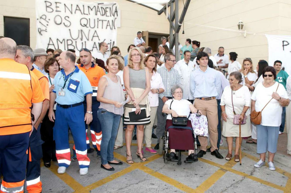 La Alcaldesa considera una 'imprudencia' que la Junta de Andalucia reduzca el servcio sanitario de urgencias y 'ponga en riesgo la salud' de los benalmadenses