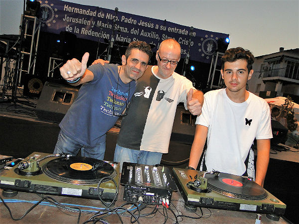 Gran afluencia de público a las “Noches de Blanco” organizadas por la Hermandad de la Redención