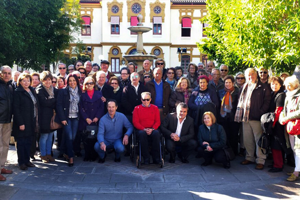 Más de medio centenar de mayores disfrutan de un viaje lúdico y cultural a la ciudad malagueña de Nerja