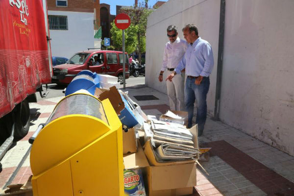 El alcalde visita la zona del bajondillo para comprobar el desarrollo de las obras de mejora de la red de abastecimiento de agua