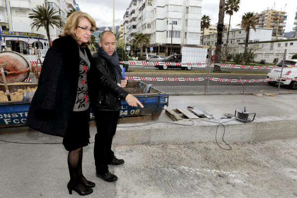 El Ayuntamiento acomete trabajos de mejora y adaptación en el acceso a la Playa de los Maites.