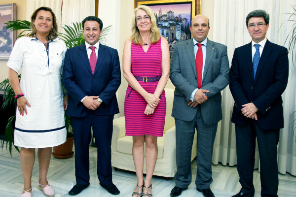 La Alcaldesa de Benalmádena recibe la visita institucional del Cónsul de Kuwait