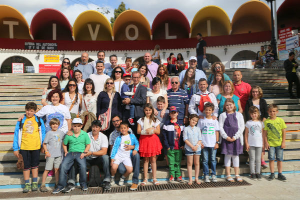 La Delegación de Bienestar Social organiza un día en Benalmádena para los pequeños de la Fundación Luis Olivares y sus padres