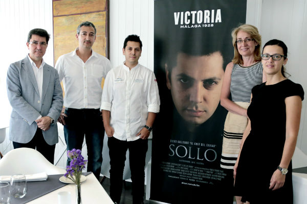 La alcaldesa visita el restaurante 'Sollo' tras su éxito en el certamen 'Málaga Food Wine Festival'