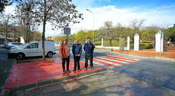 Servicios Operativos acometen mejoras en pasos de peatones y eliminación de barreras arquitectónicas en el entorno del Parque de la Paloma