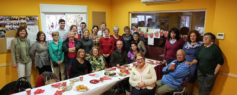 El Centro de Mayores Silvestre González acogió una merienda para el grupo de interpretes voluntarios.